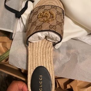 Women gucci GG matelasse canvas sandals for sale size 8